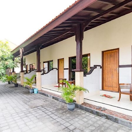 Arik Homestay Canggu Exteriör bild